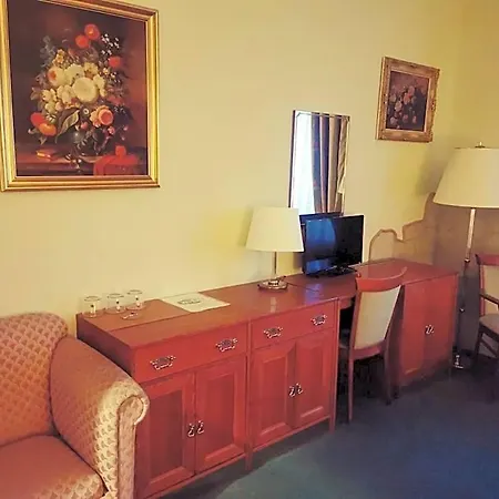 River Star Hotel 3*