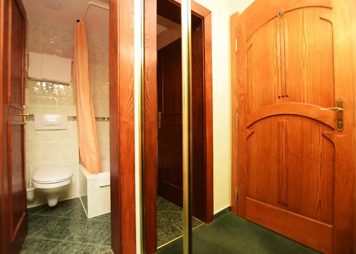 River Star Hotel 3*