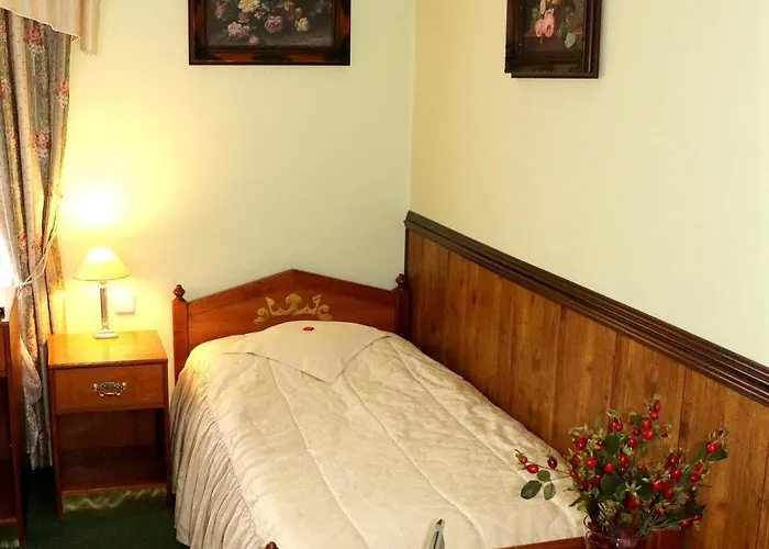 River Star Hotel 3*